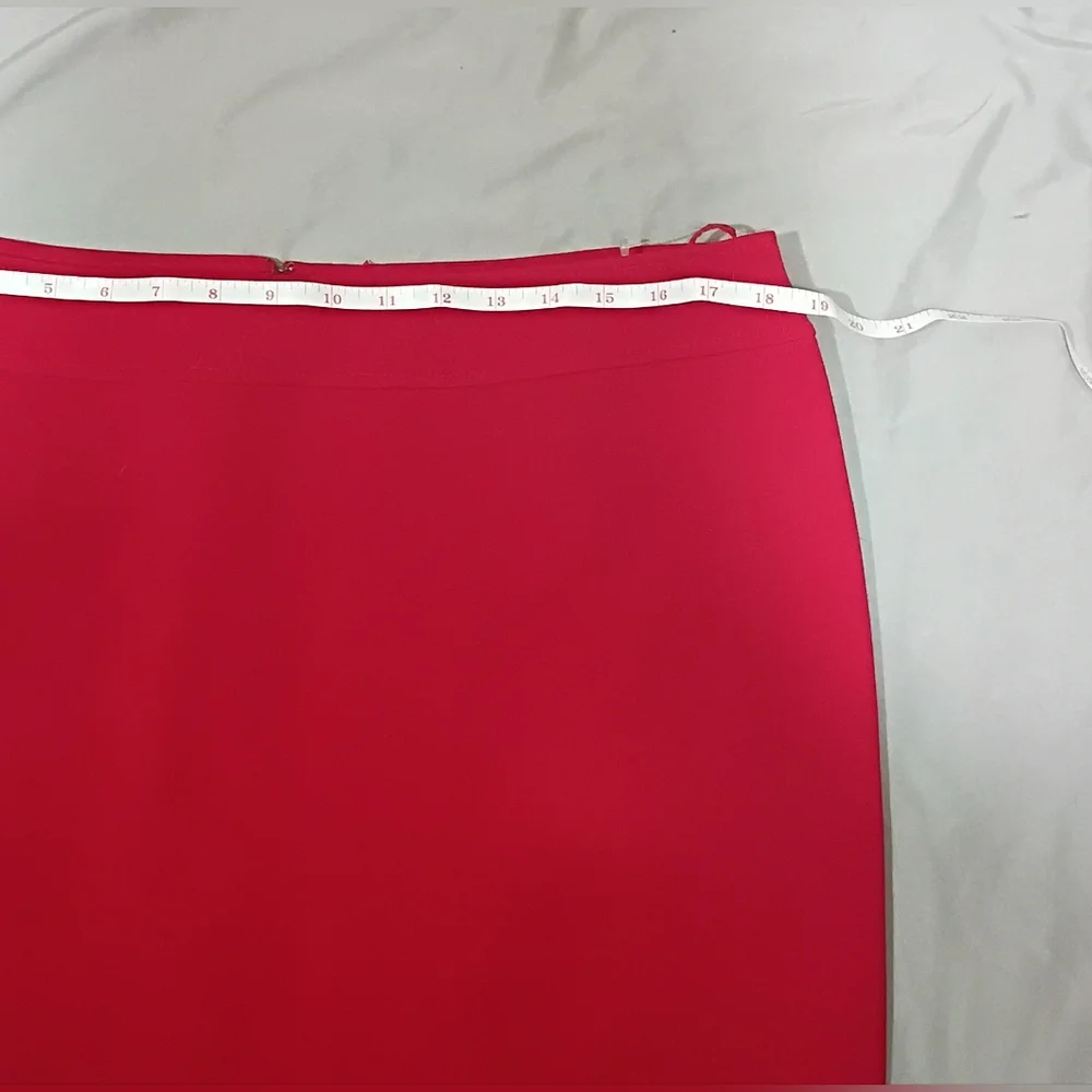 Tahari Red Polyester blend vibrant Red pencil skirt plus size 16